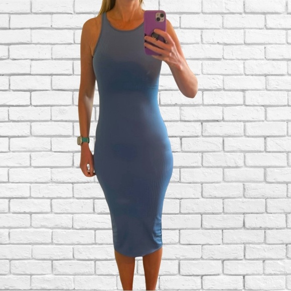 Oh Polly midi dress - Picture 2 of 6